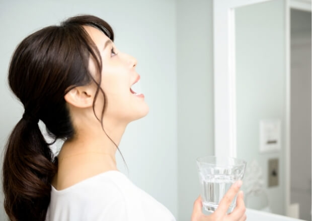 激しくうがいをしない